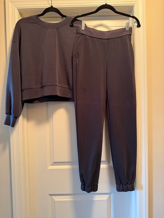 lululemon athletica Pants - Lululemon Cropped Sweatshirt & Jogger Set size 6 top size 4 bottom